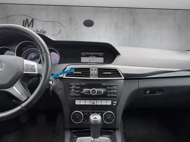 Mercedes-Benz C view 12