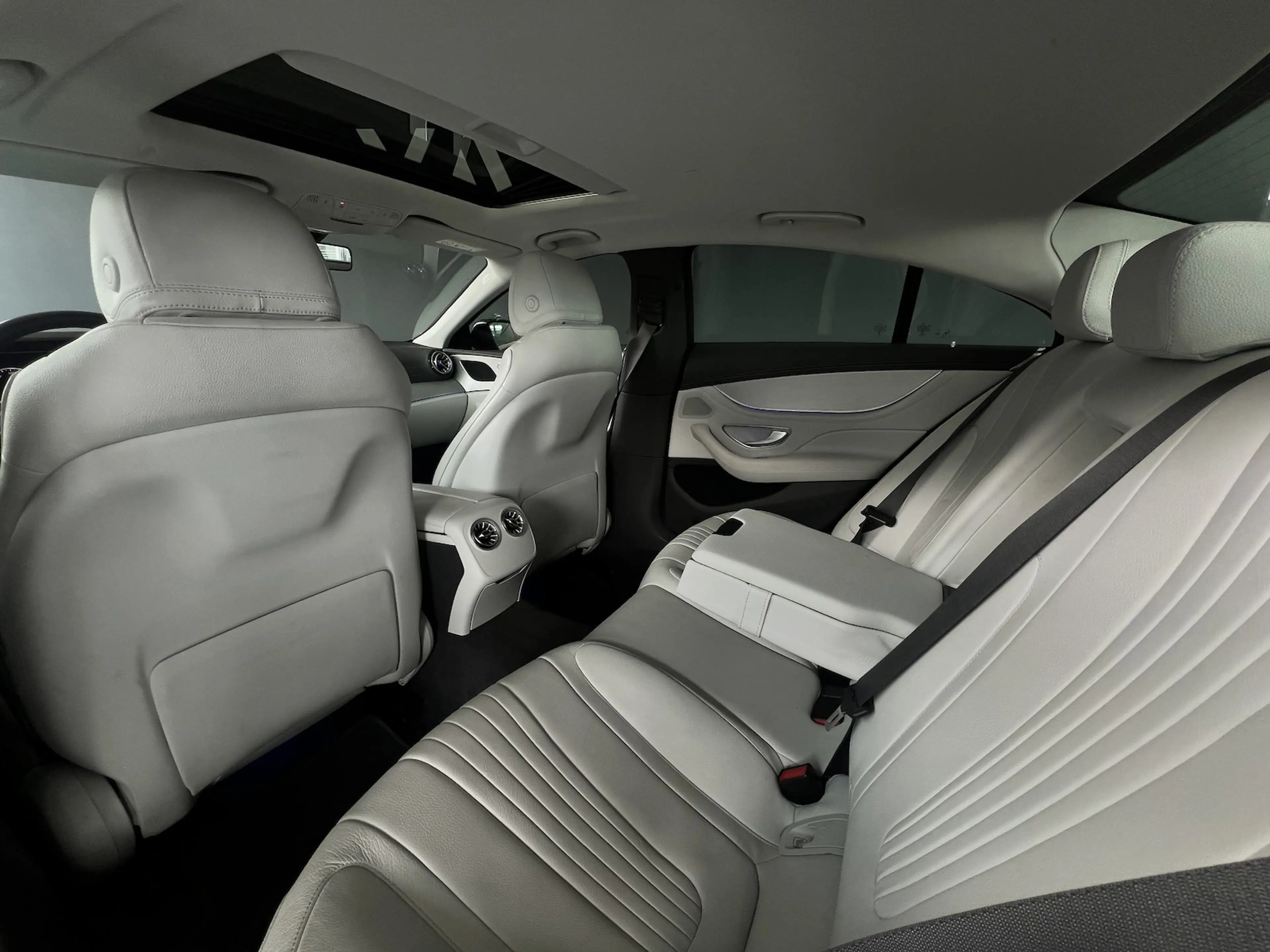 Mercedes-Benz CLS 220 d Avantgarde*WIDESCREEN*S-DACH*NAVI* — photo 11
