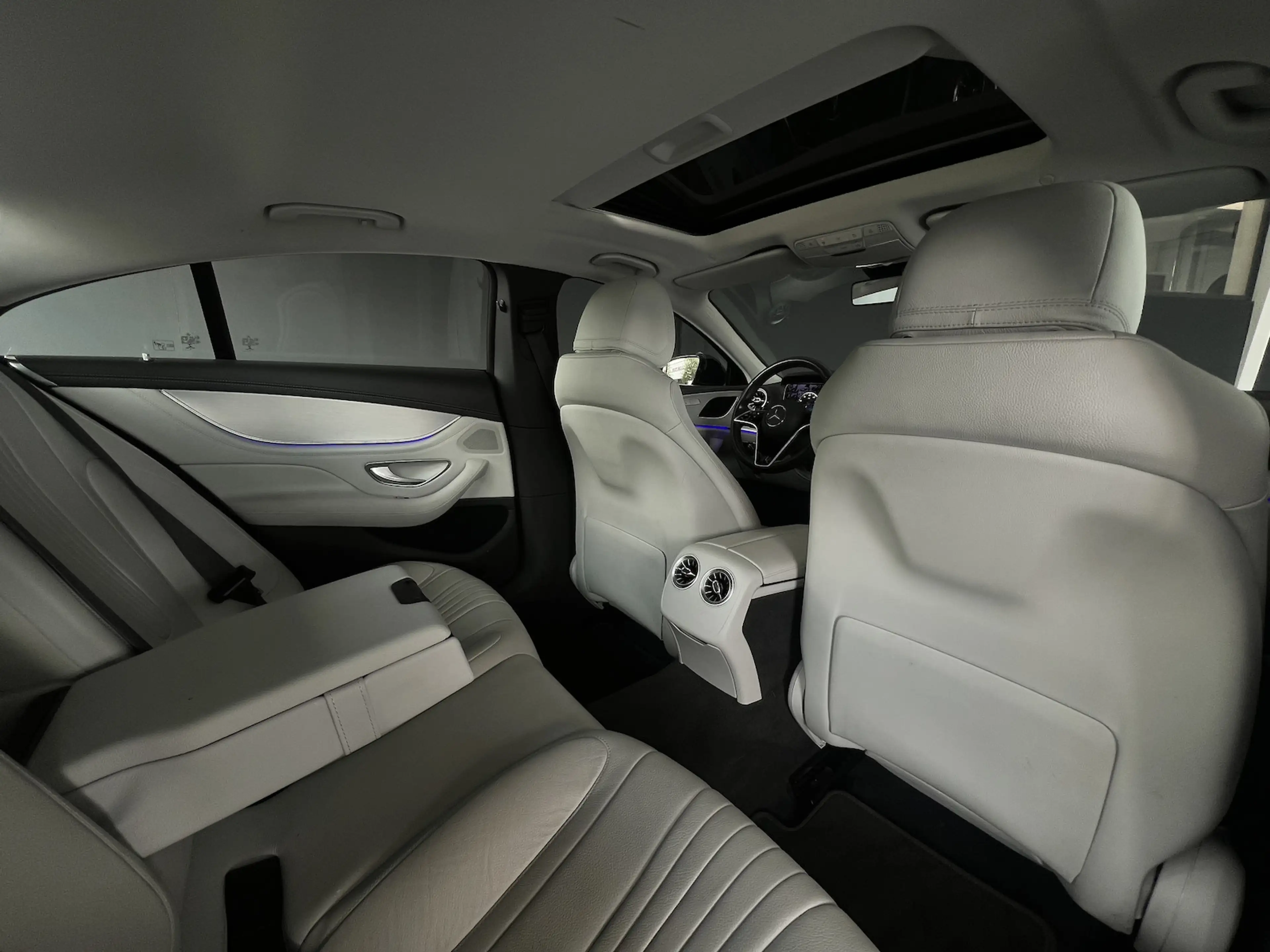 Mercedes-Benz CLS 220 d Avantgarde*WIDESCREEN*S-DACH*NAVI* — photo 12