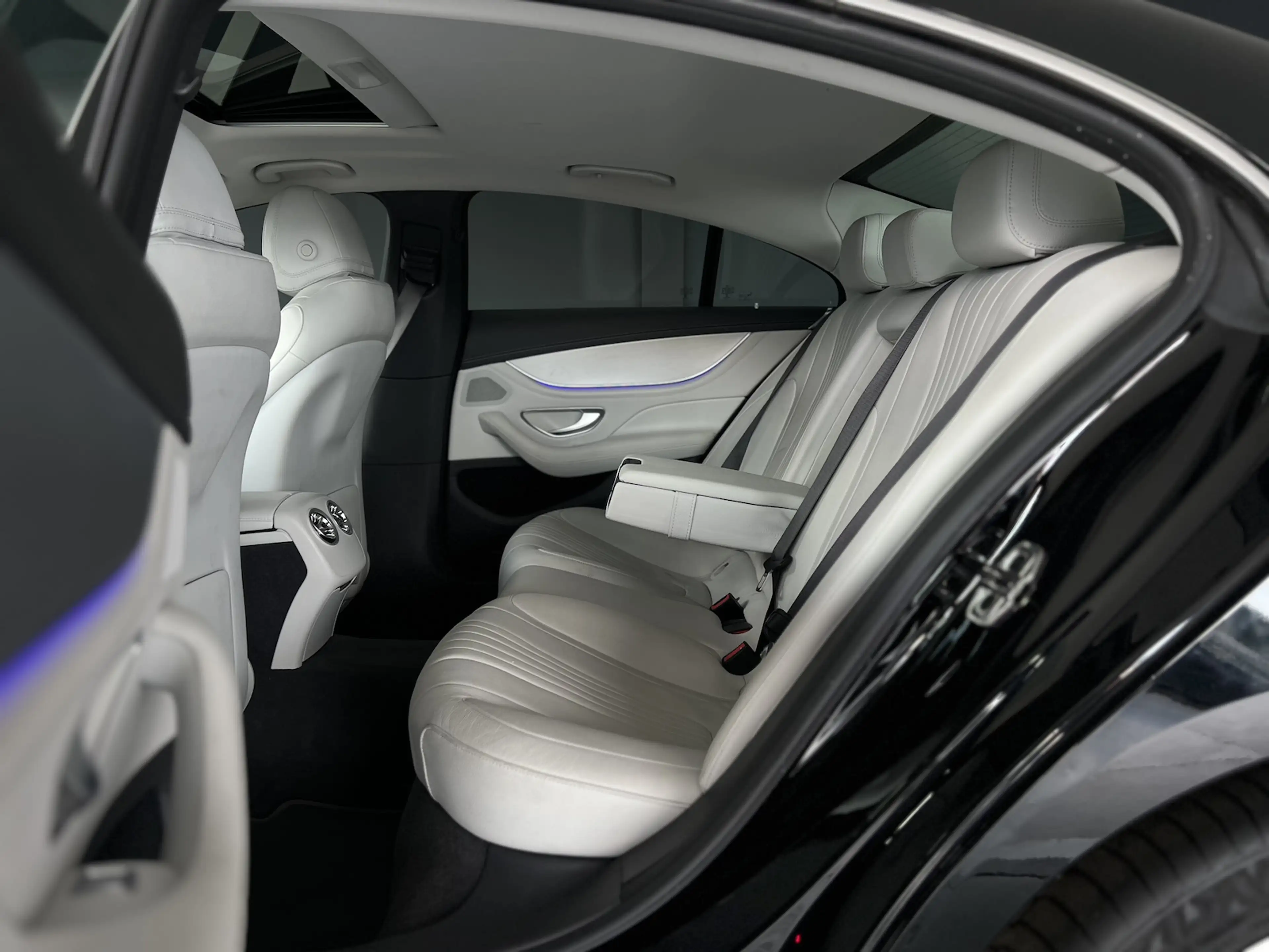 Mercedes-Benz CLS 220 d Avantgarde*WIDESCREEN*S-DACH*NAVI* — photo 10