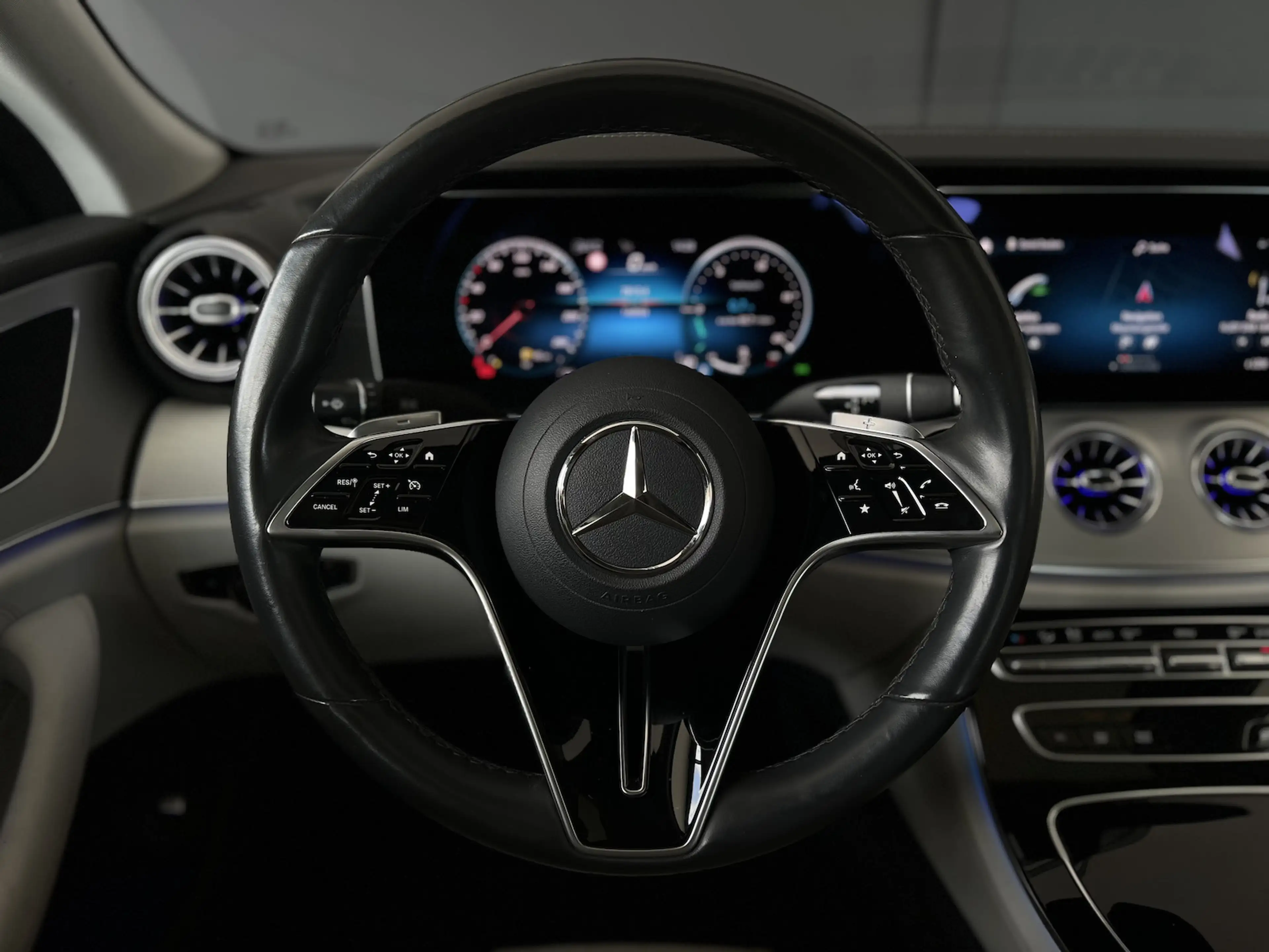 Mercedes-Benz CLS 220 d Avantgarde*WIDESCREEN*S-DACH*NAVI* — photo 17