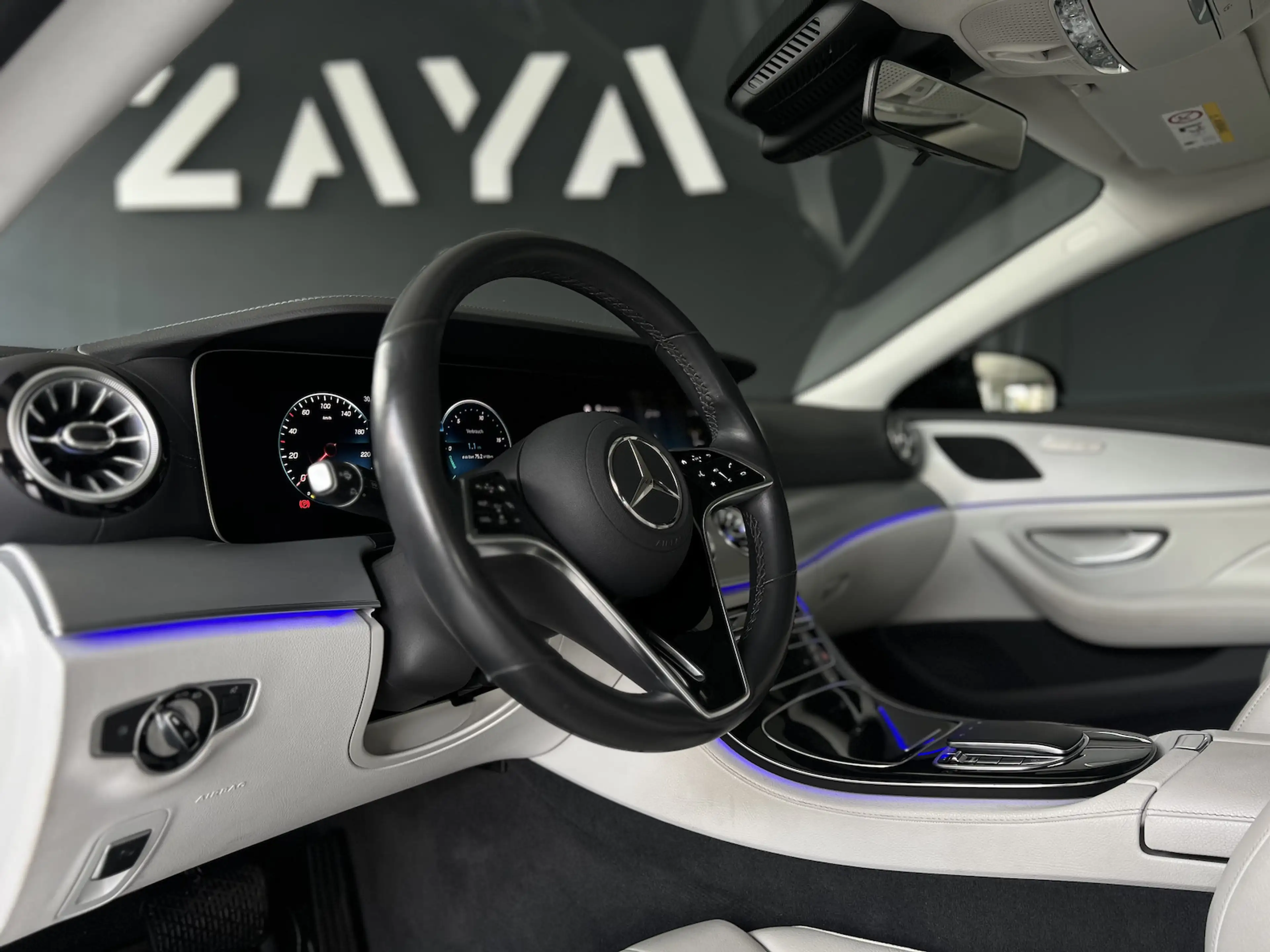 Mercedes-Benz CLS 220 d Avantgarde*WIDESCREEN*S-DACH*NAVI* — photo 7
