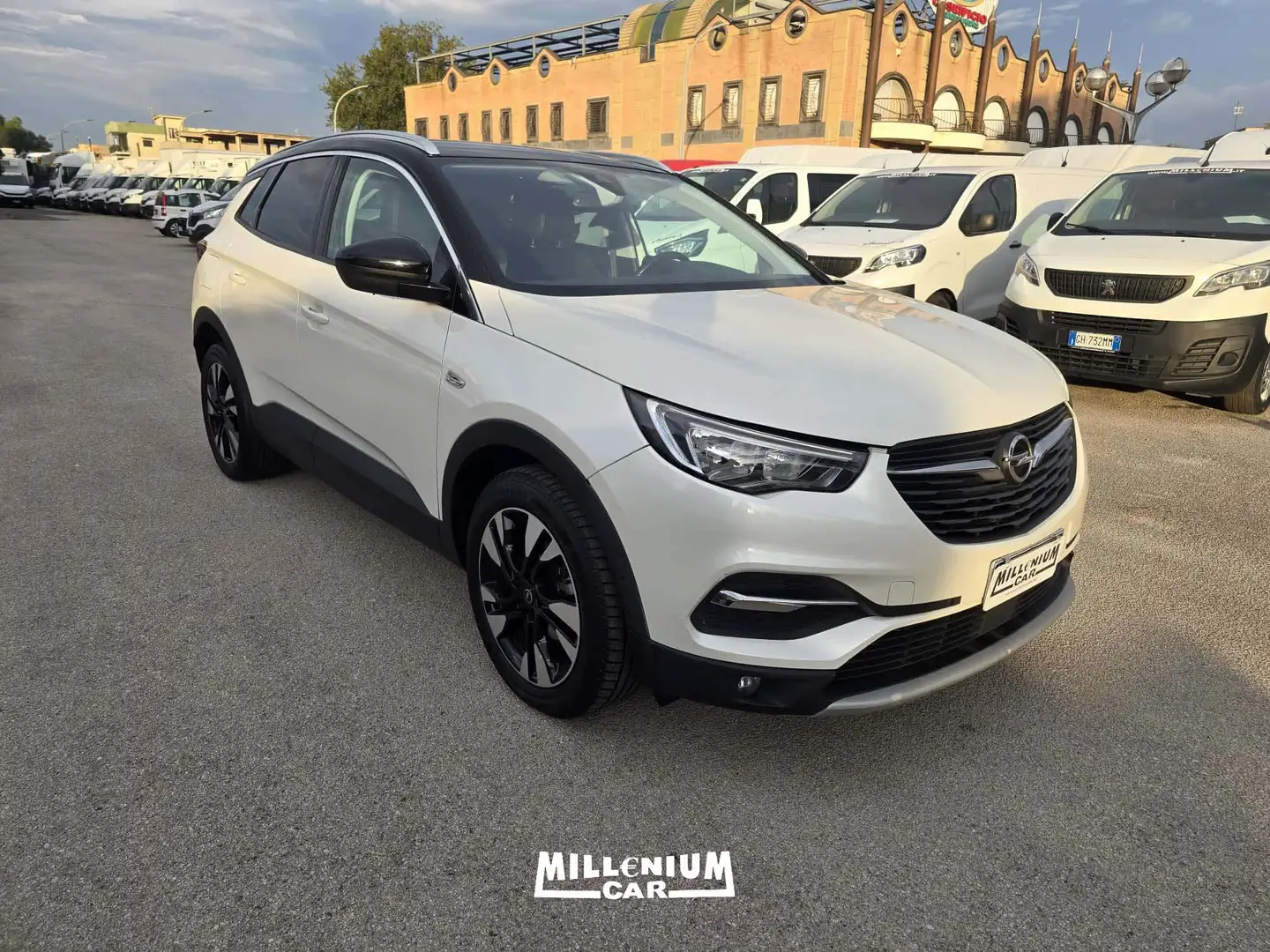 Opel Grandland X GRANLANDX 2019 DIESEL AUTOM Weiß - 2