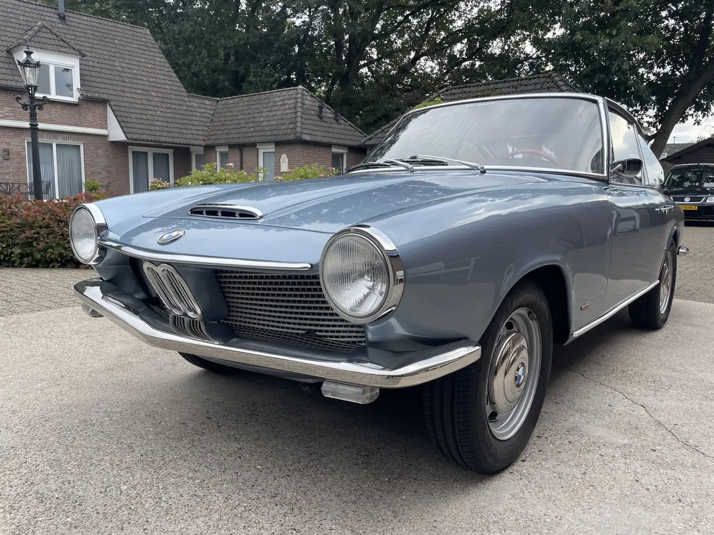 BMW Coupe 1600 GT Bleu - 1