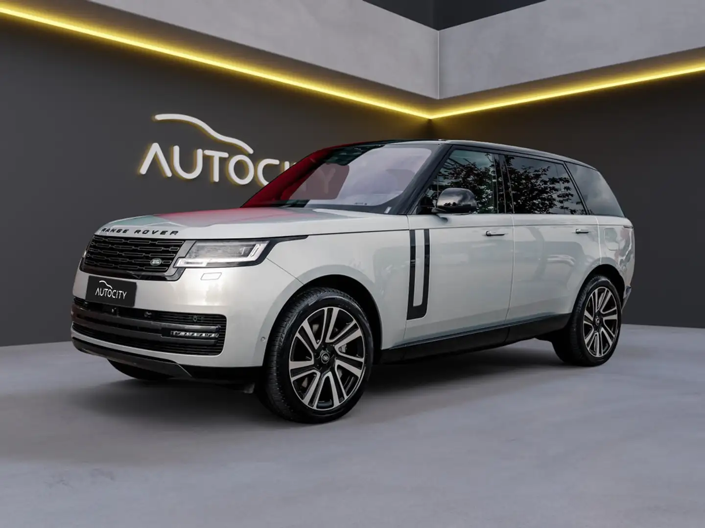 Land Rover Range Rover 3.0 P440e LWB HSE PHEV Pano l TV l 360 l Luchtveri Zilver - 1