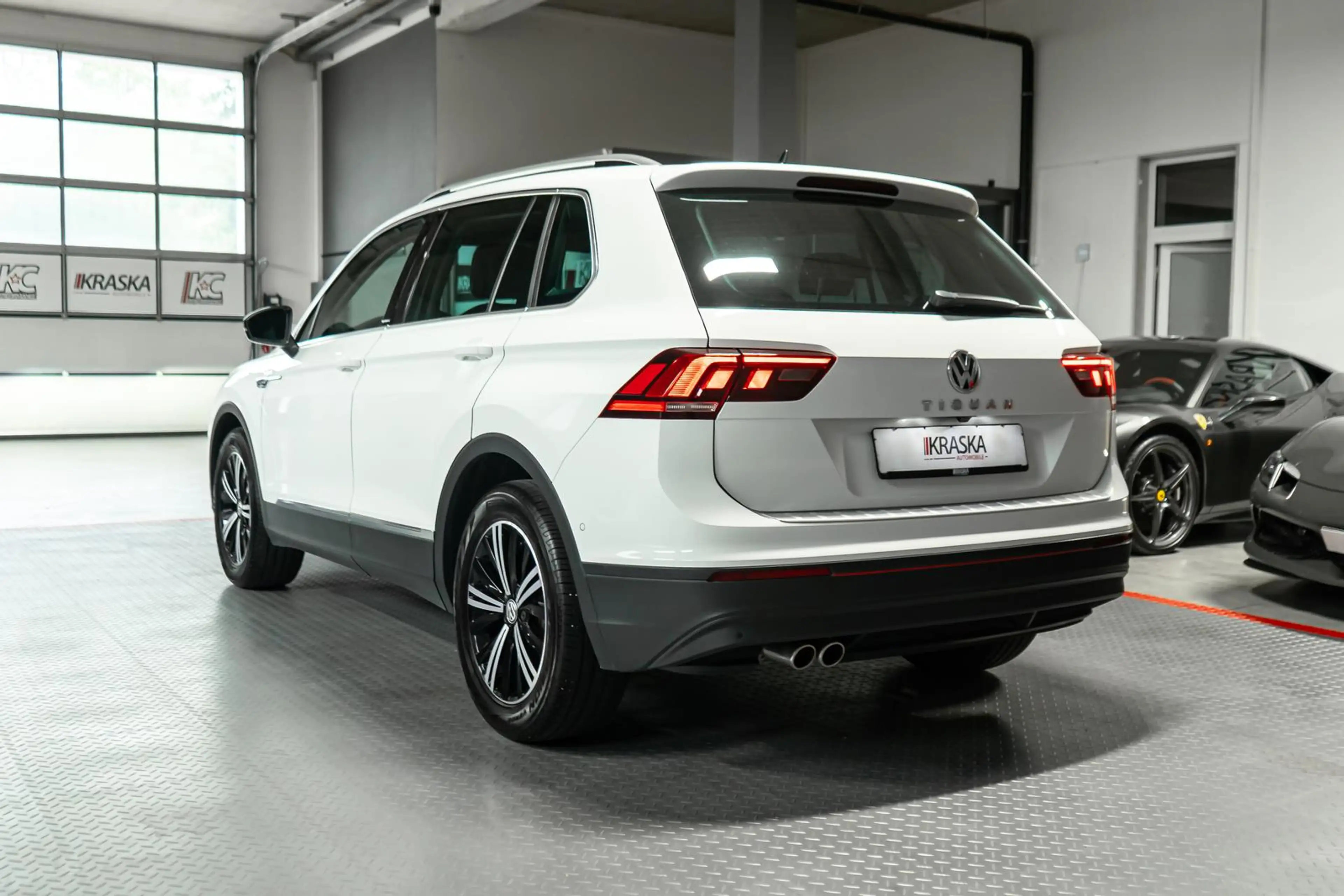 Volkswagen Tiguan 1.5 TSI LED AHK RFK SHZ 18" APP IQ.DRIVE — photo 9