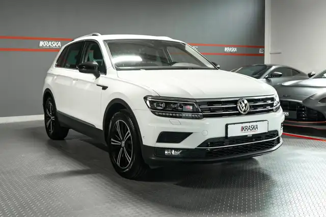 Volkswagen Tiguan view 5