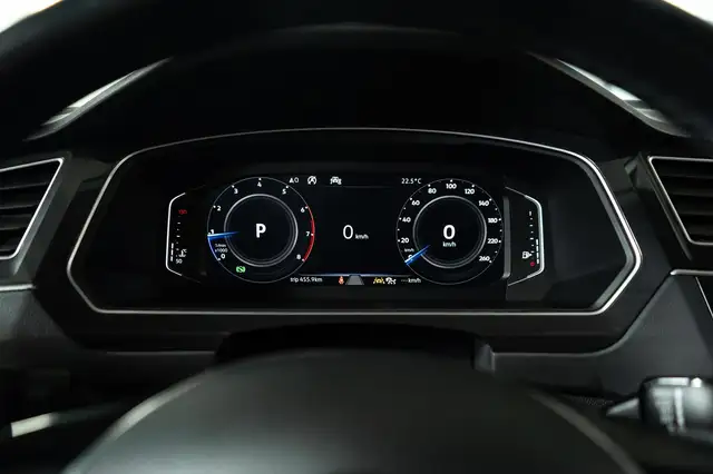 Volkswagen Tiguan view 15