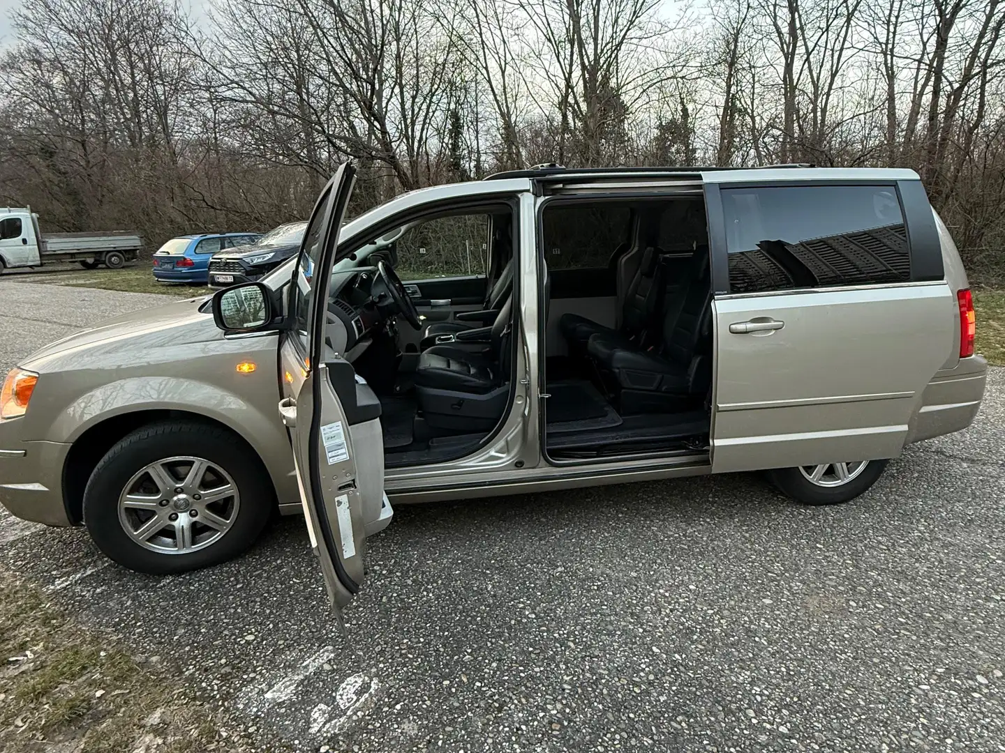 Chrysler Grand Voyager Grand Voyager Touring 2,8 CRD Aut. Touring Gold - 2