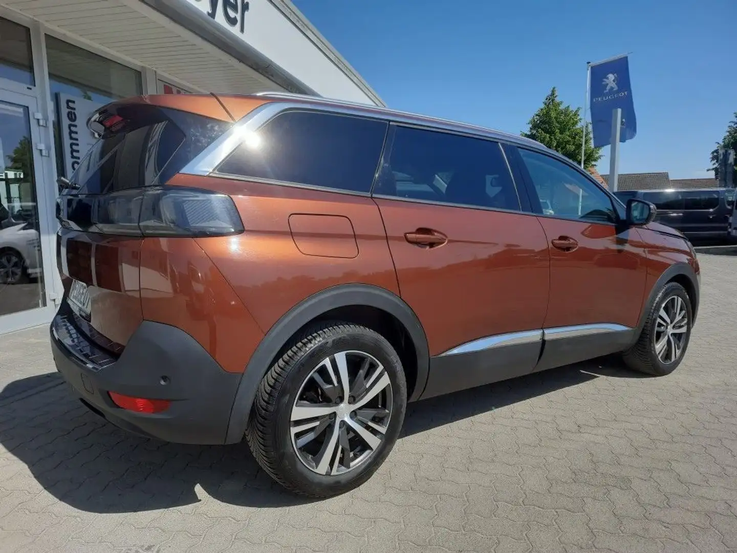 Peugeot 5008 PureTech 130 Stop & Start Allure Pack.7-Sit Brun - 2