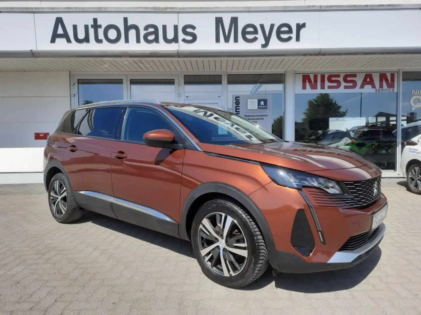 Peugeot 5008 PureTech 130 Stop & Start Allure Pack.7-Sit Brun - 1