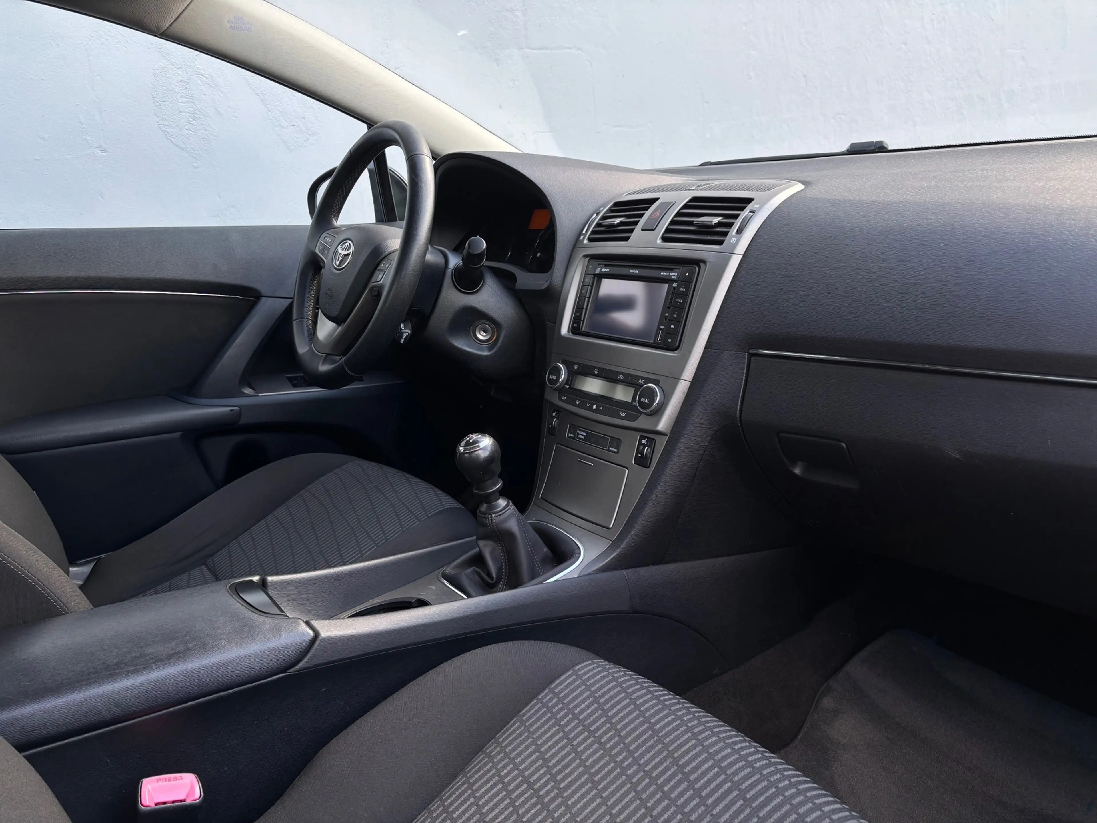 Toyota Avensis 1.8 VVTi Business — photo 7
