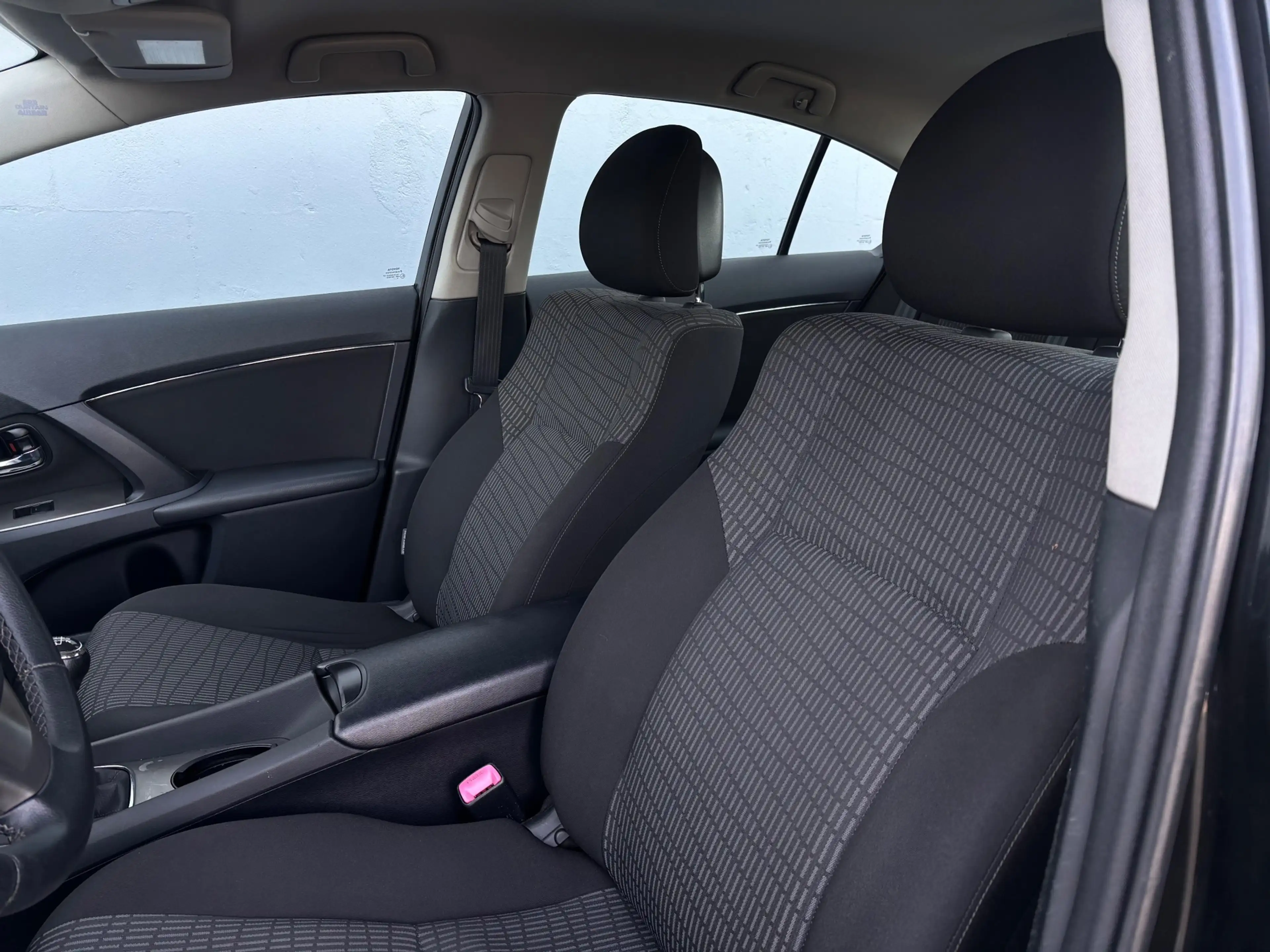 Toyota Avensis 1.8 VVTi Business — photo 8