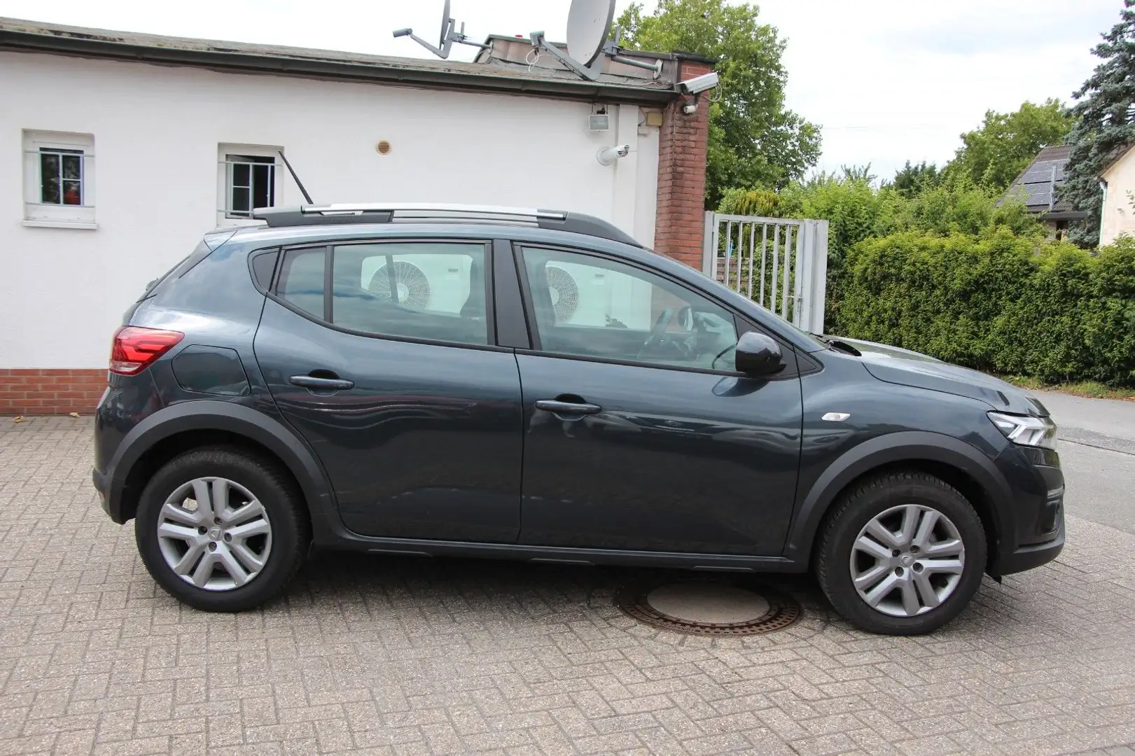 Dacia Sandero TCe 90 Stepway Comfort LED*NAVI* /10486 Grigio - 2