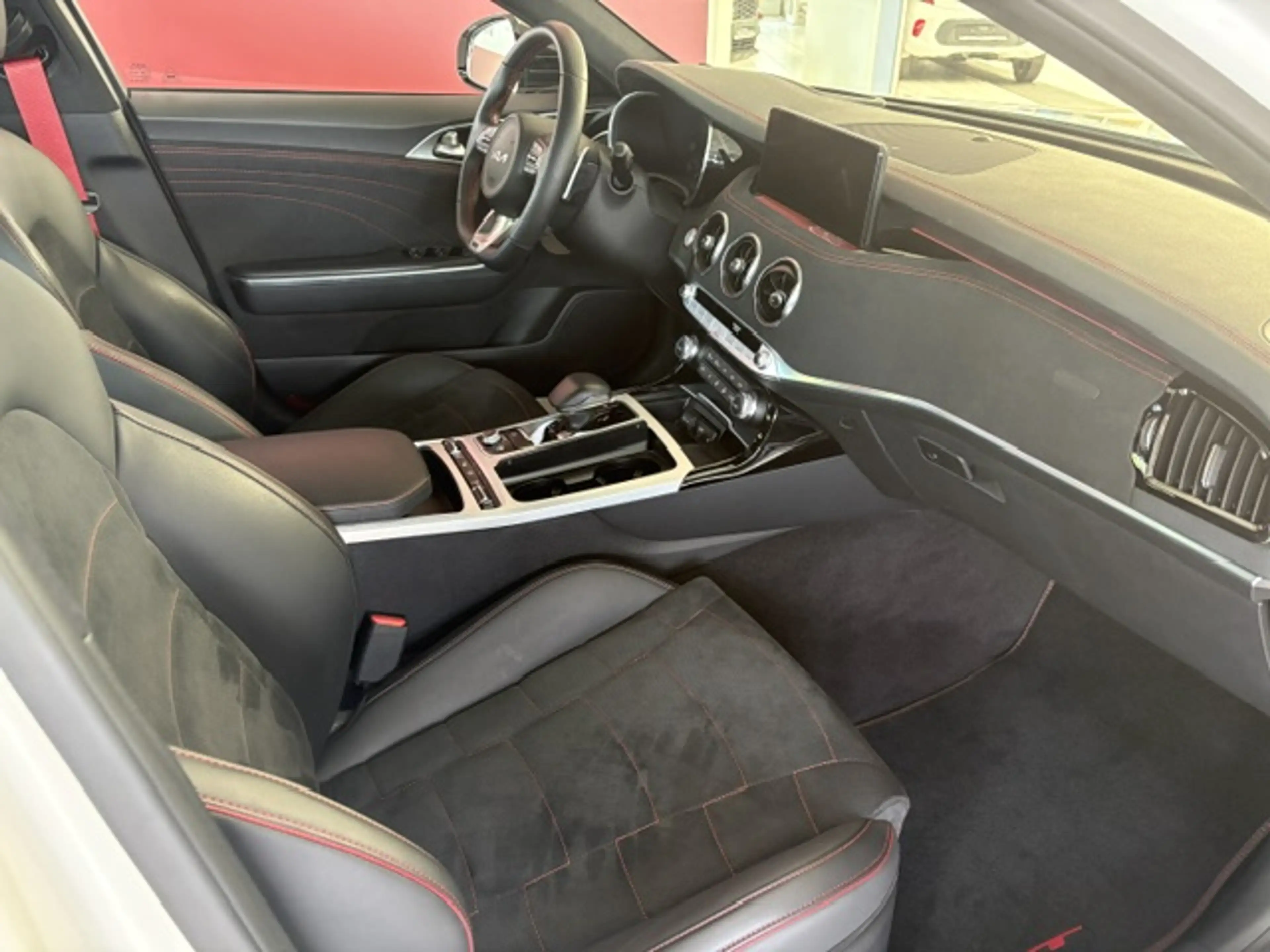 Kia Stinger GT 4WD *BASTUCK* LED 360° Kamera — photo 11