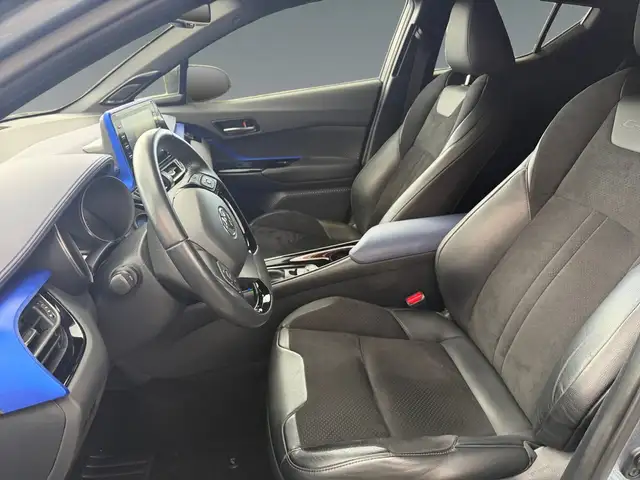 Toyota C-HR view 10