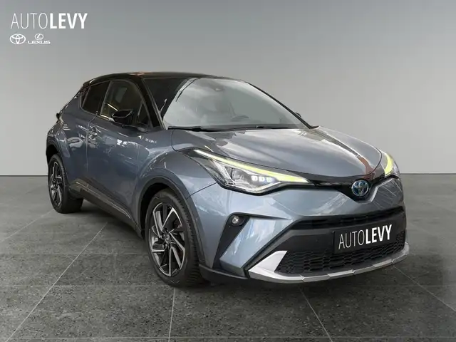 Toyota C-HR view 8