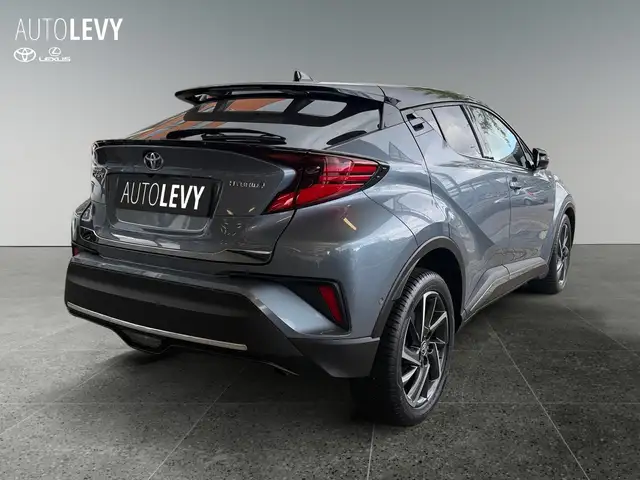 Toyota C-HR view 6