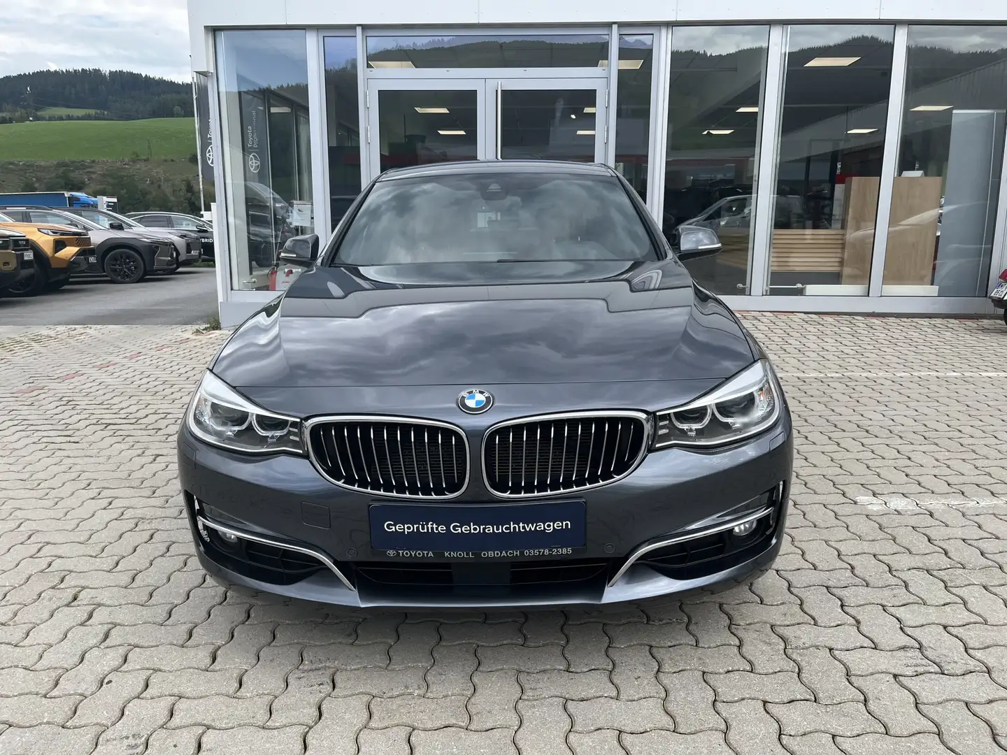 BMW 320 d xDrive Gran Turisimo Luxury Line Grau - 2
