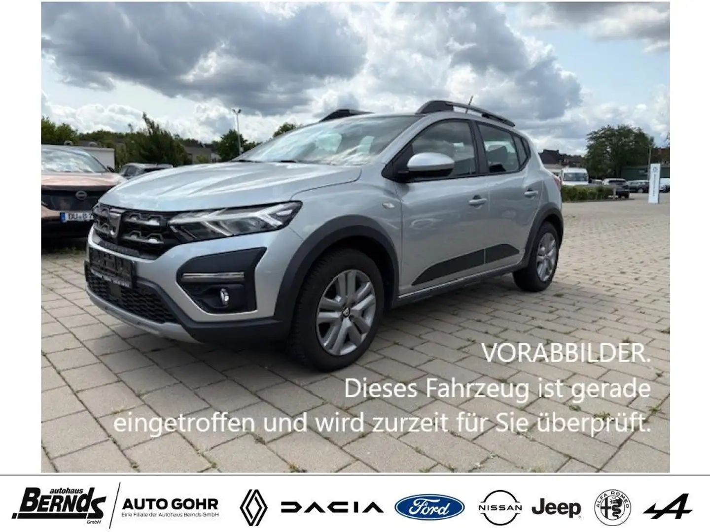 Dacia Sandero Stepway TCe 90 Comfort RÜCKFAHRKAMERA KLIMA NAVIG. Plateado - 1