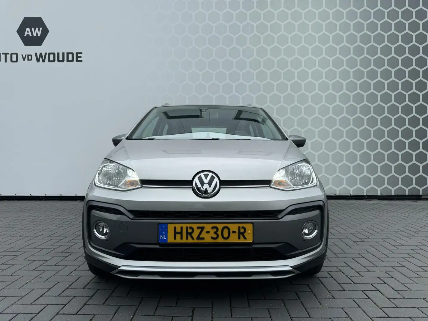 Volkswagen up! 1.0 TSI BMT cross up! Nieuwstaat! Grijs - 2