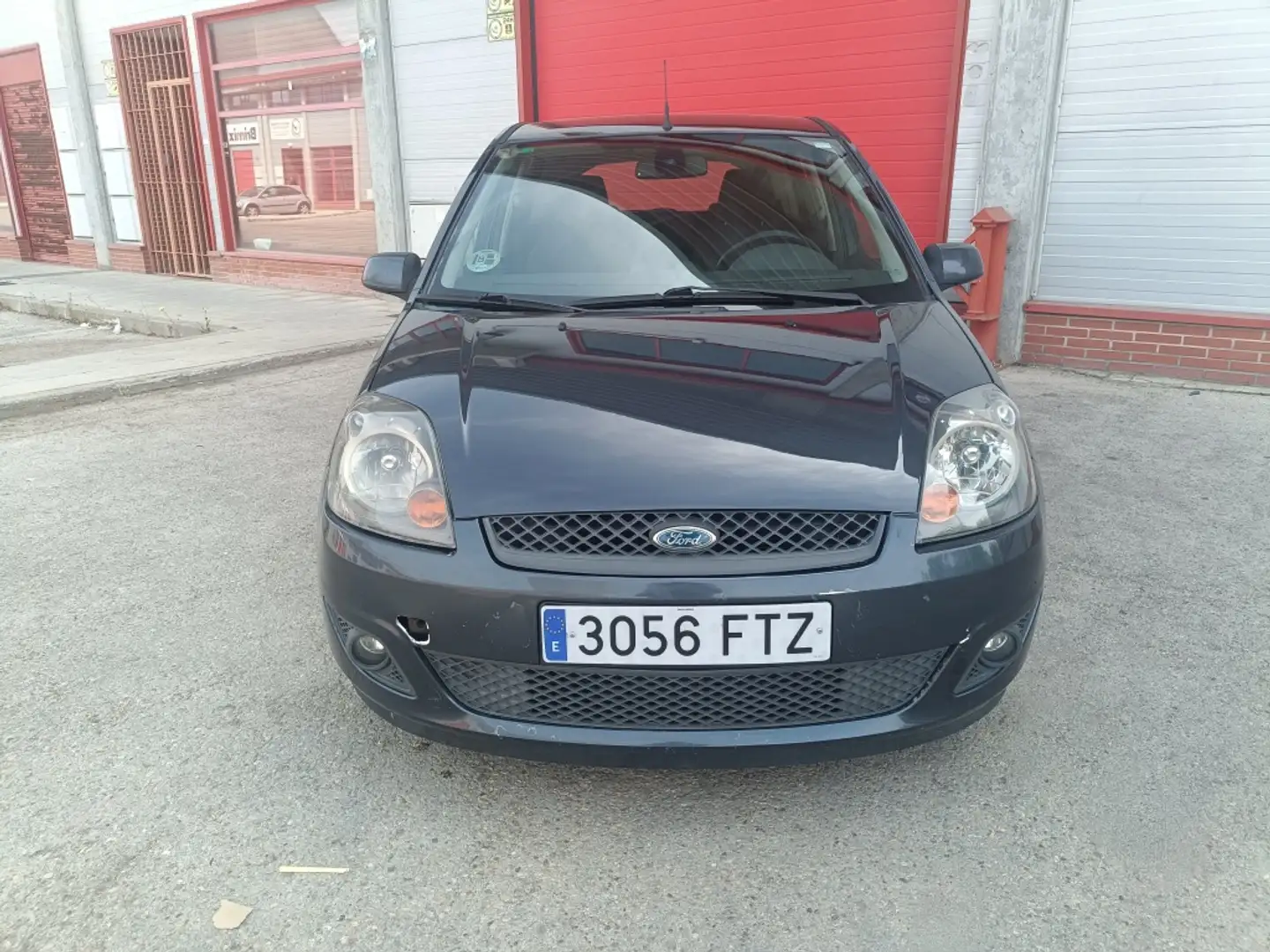 Ford Fiesta 1.4TDCI Ambiente Gri - 2