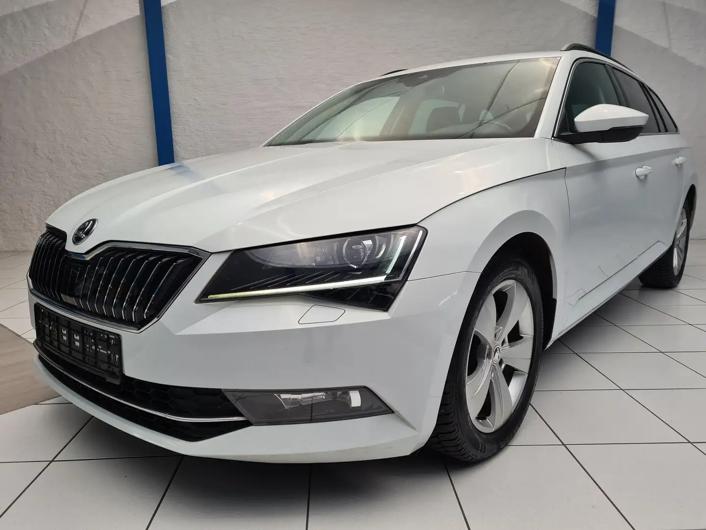 Skoda Superb 2.0 TDI Ambition 4x4 | ACC | XENON | NAVI Blanc - 2