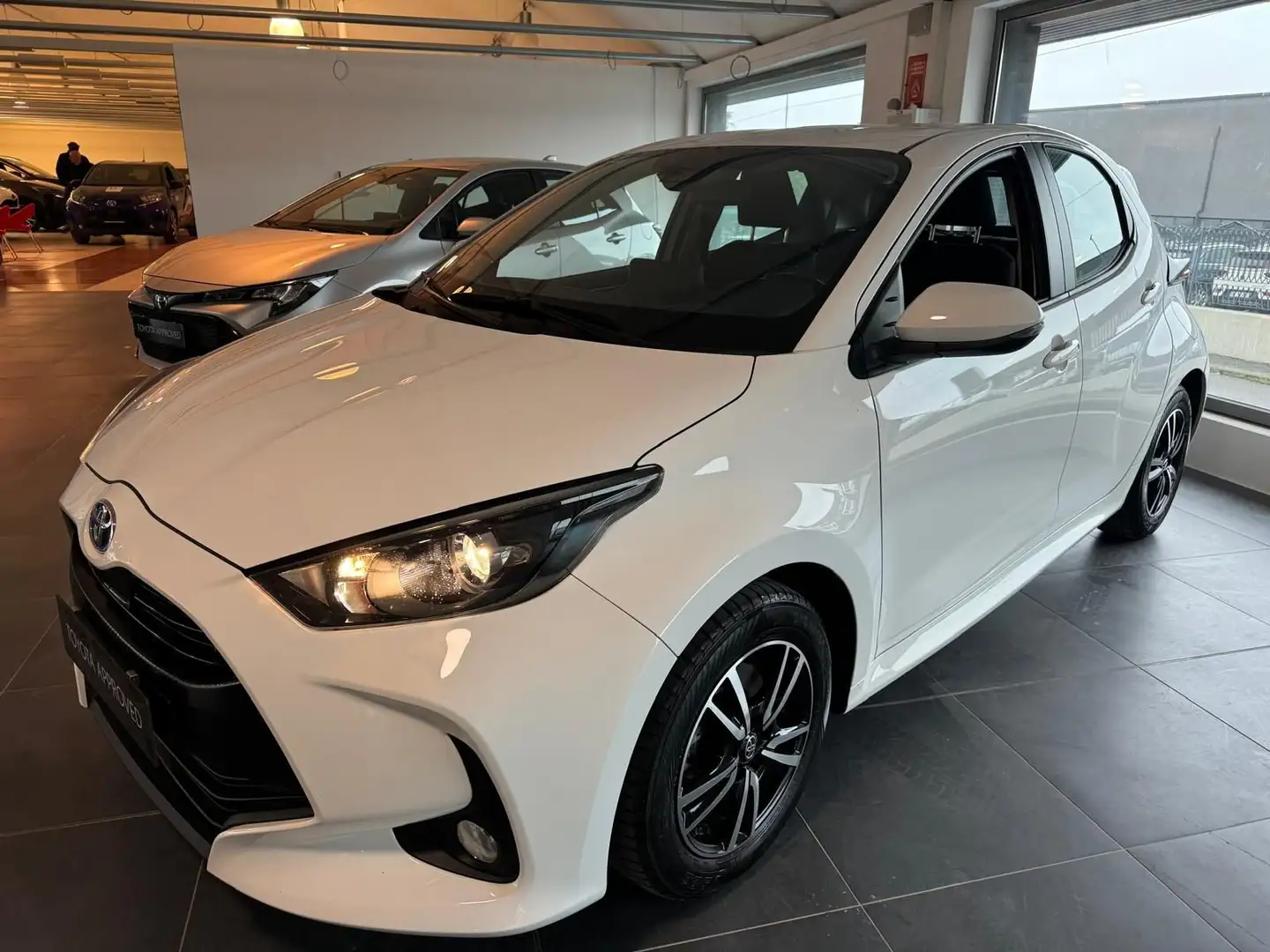 Toyota Yaris 1.5 Hybrid 5 porte Active - 1
