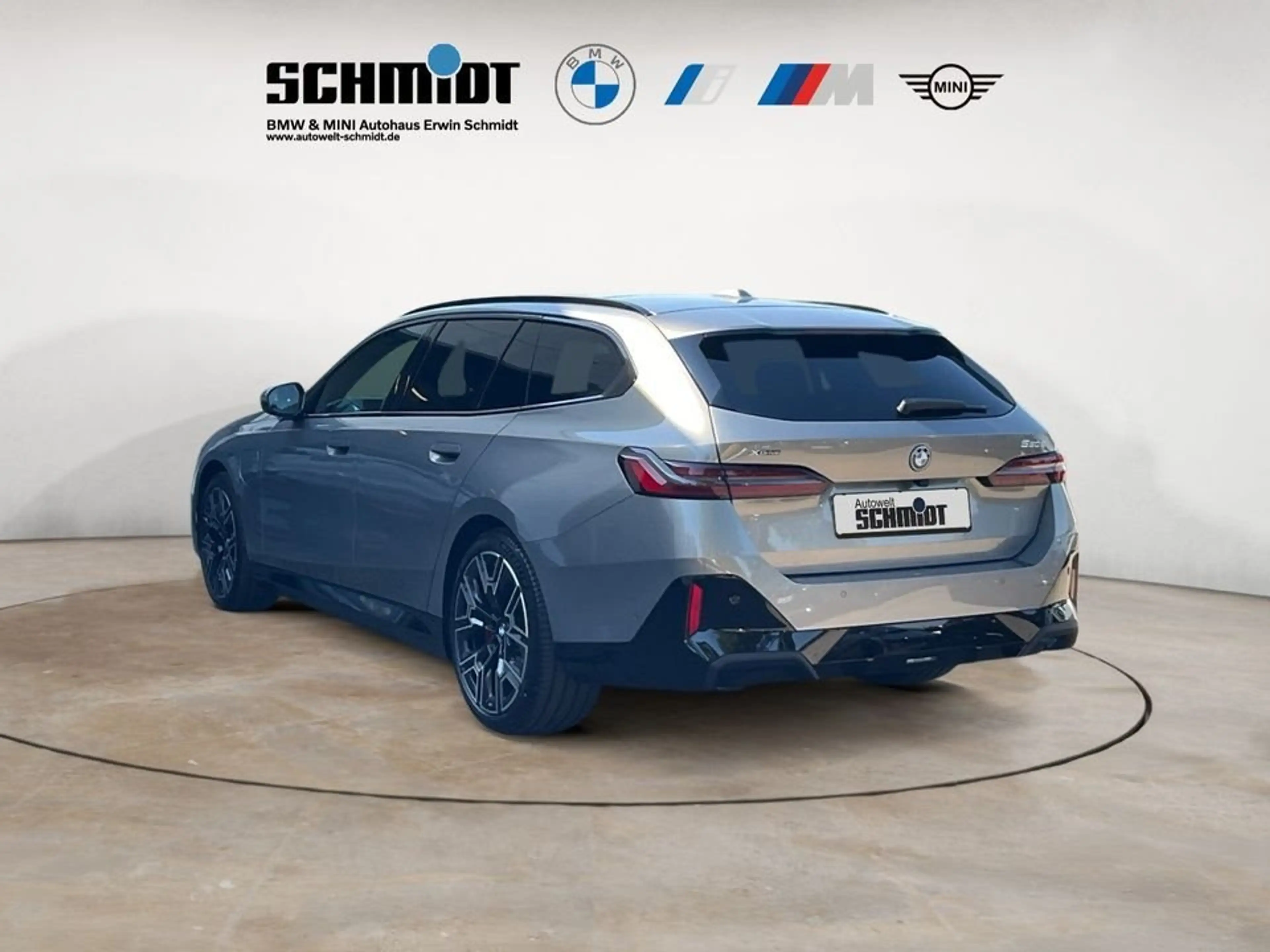 BMW 550 e xDrive Touring M Sportpaket UPE 102.400 EUR — photo 4