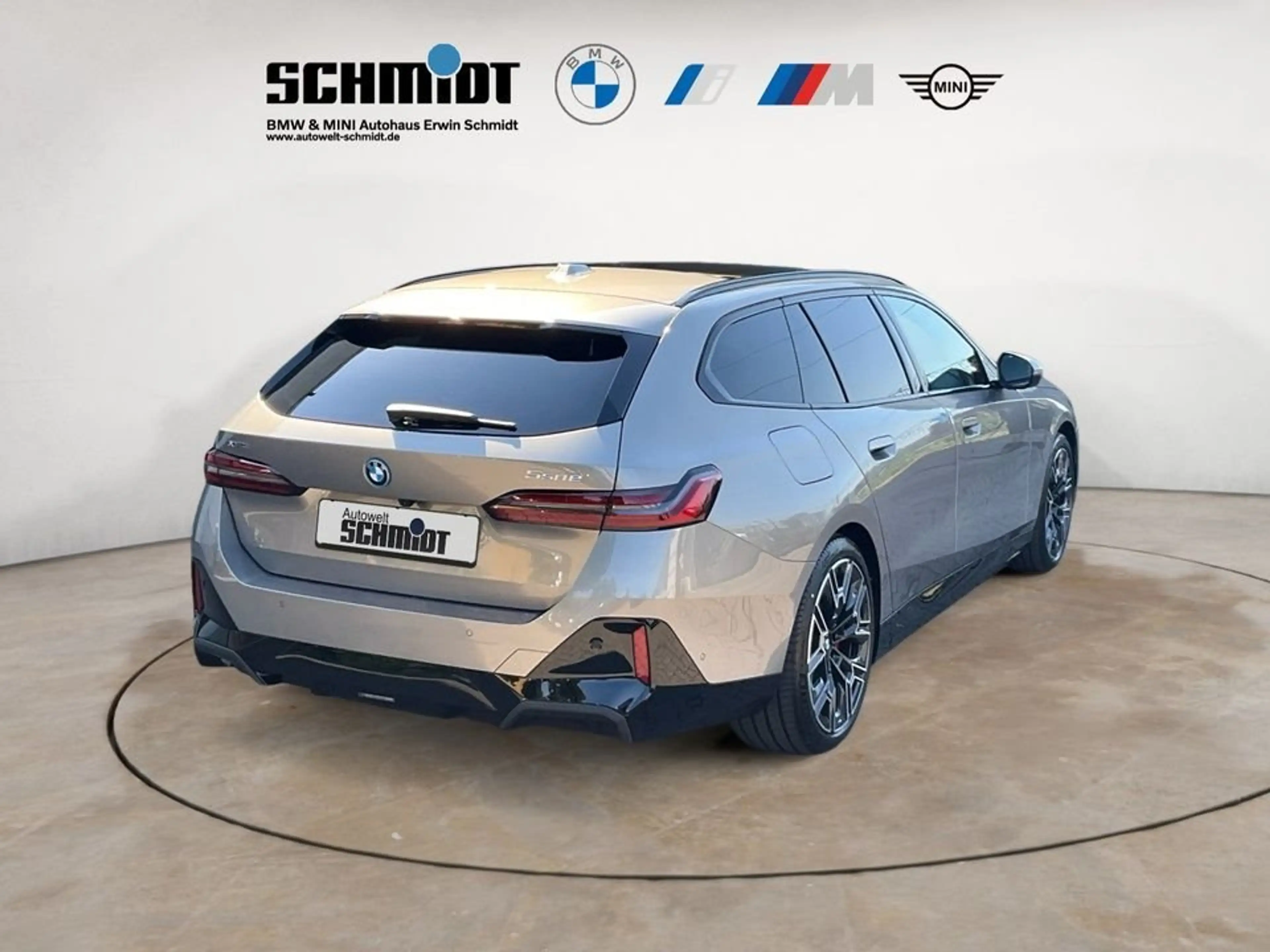 BMW 550 e xDrive Touring M Sportpaket UPE 102.400 EUR — photo 6