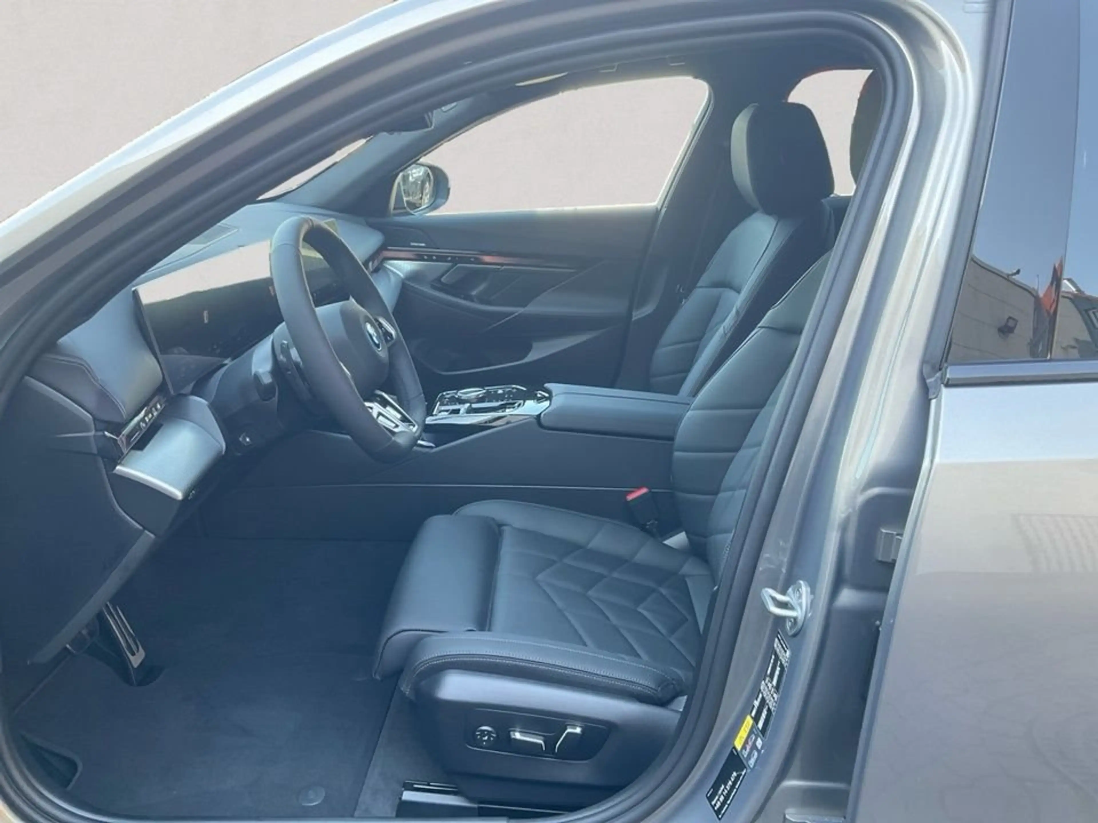 BMW 550 e xDrive Touring M Sportpaket UPE 102.400 EUR — photo 10