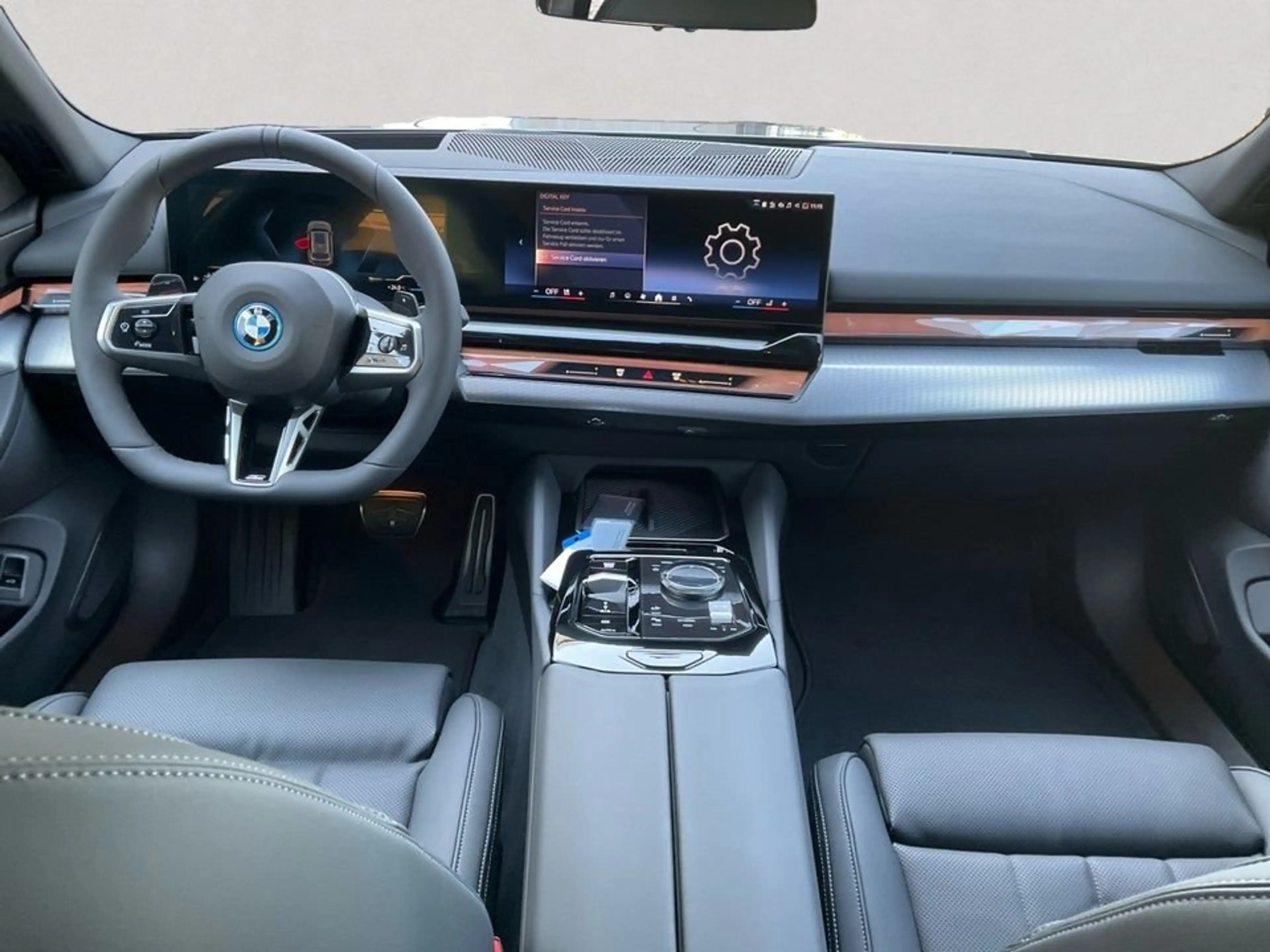 BMW 550 e xDrive Touring M Sportpaket UPE 102.400 EUR — photo 11