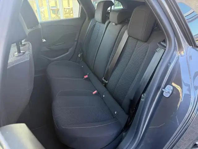Peugeot 308 view 12
