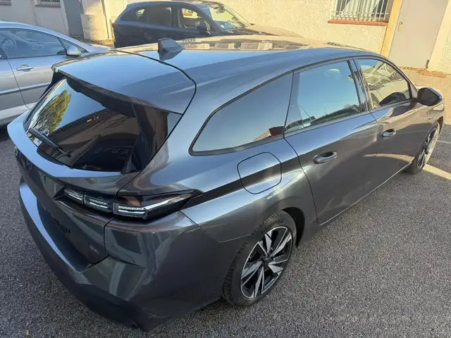 Peugeot 308 view 5