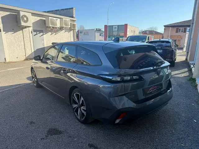 Peugeot 308 view 7