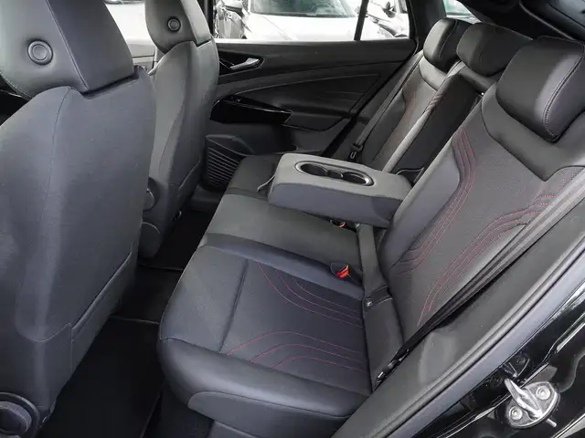 Volkswagen Id.5 view 16