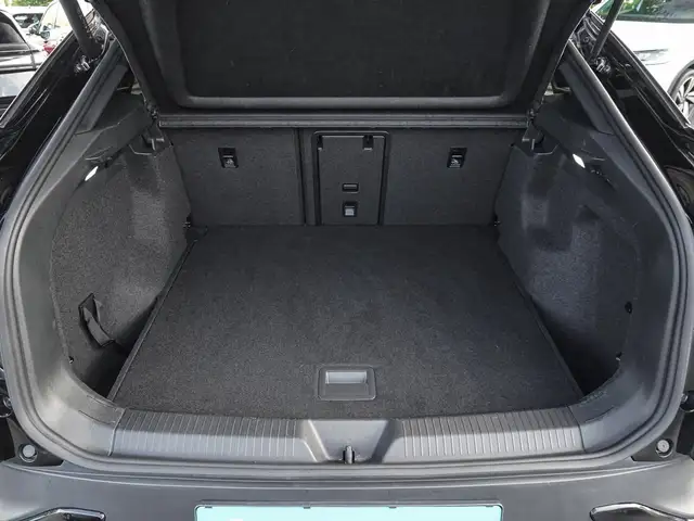 Volkswagen Id.5 view 17