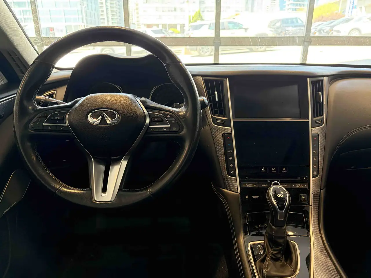 Infiniti Q50 снимка Infiniti Q50