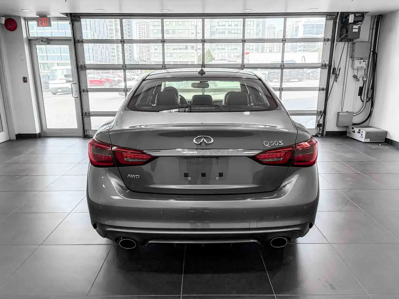 Infiniti Q50 снимка Infiniti Q50