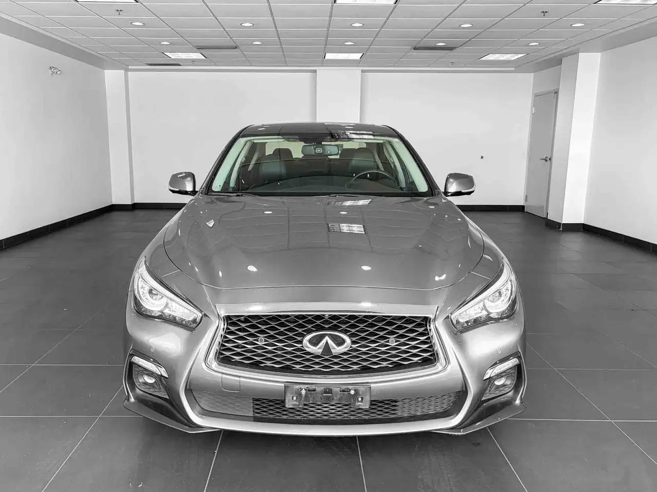 Infiniti Q50 снимка Infiniti Q50