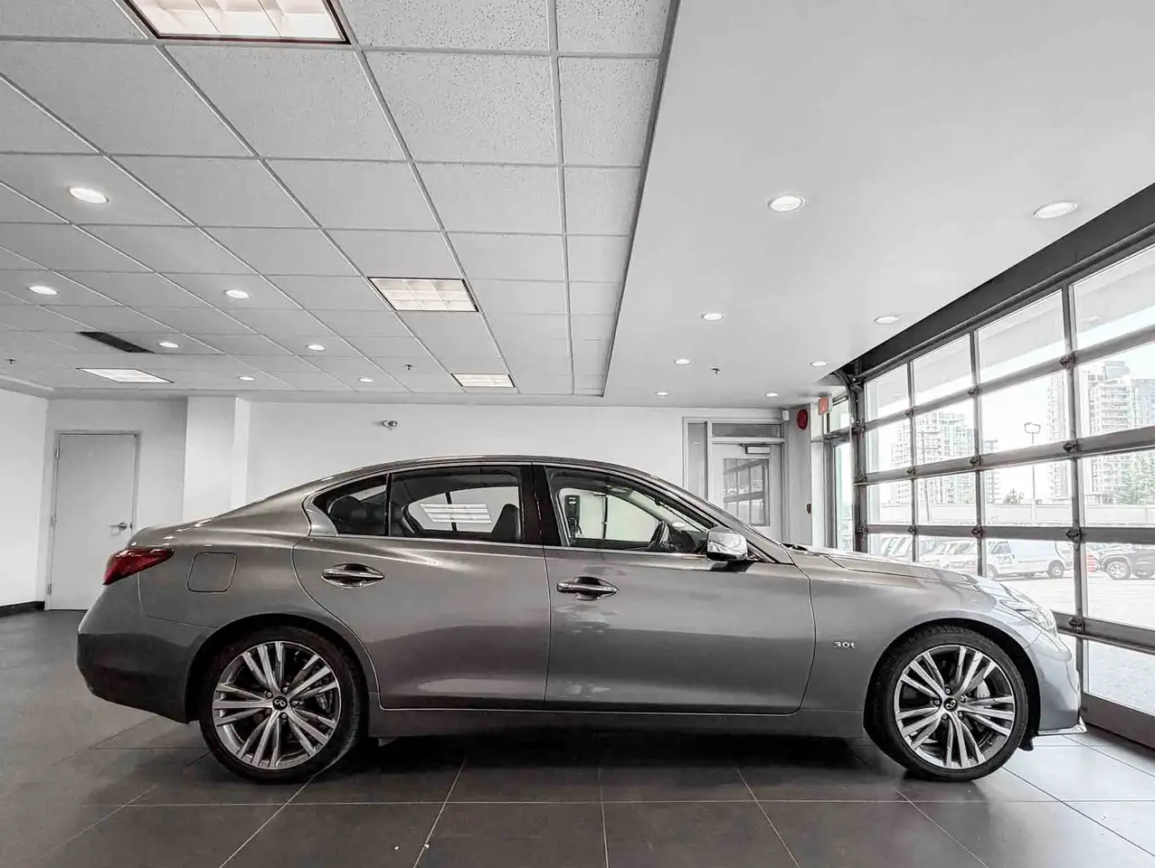 Infiniti Q50 снимка Infiniti Q50