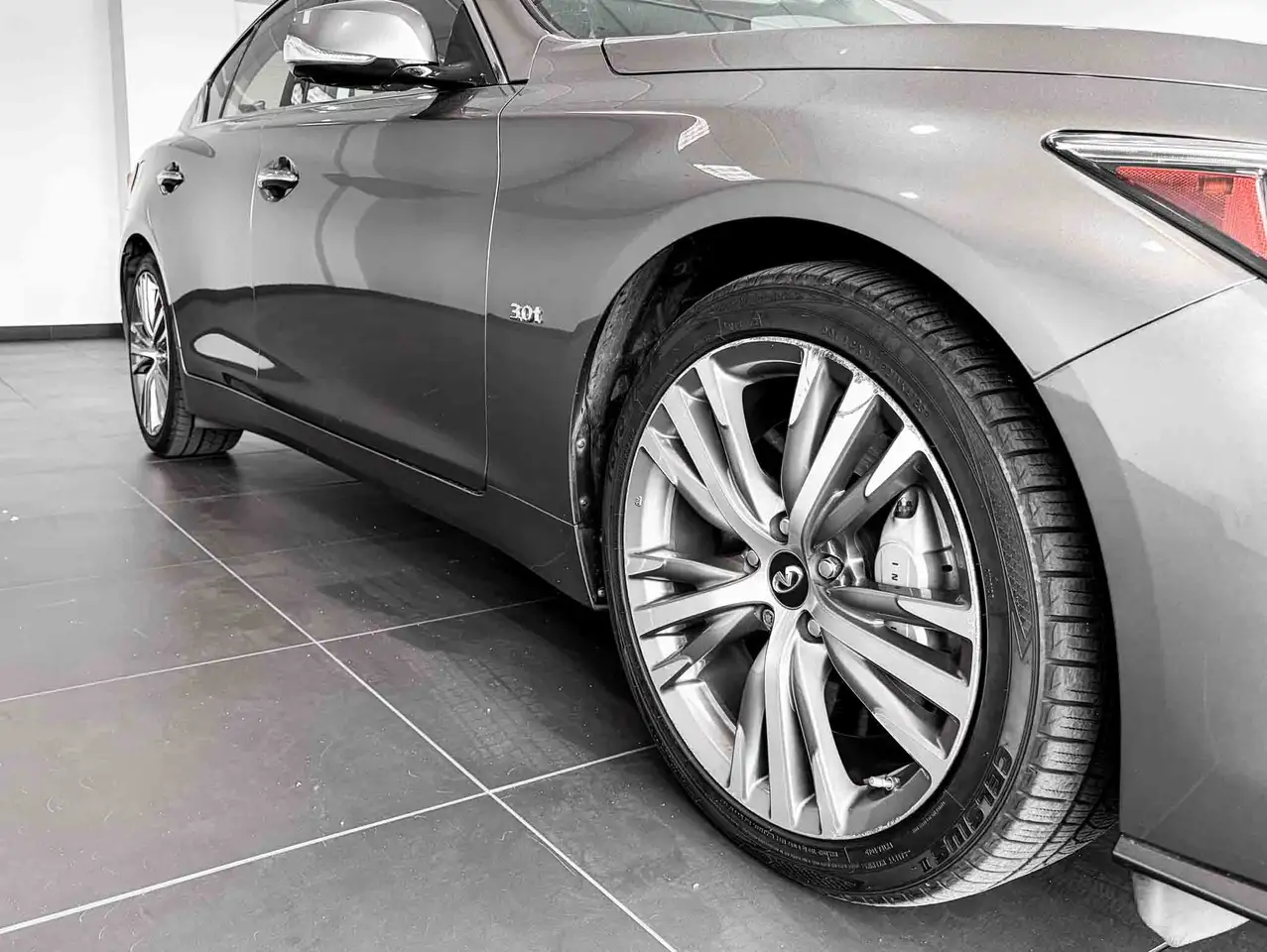 Infiniti Q50 снимка Infiniti Q50