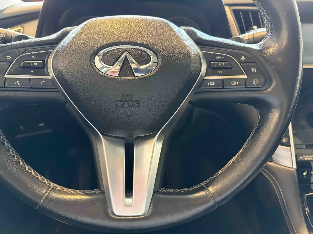 Infiniti Q50 снимка Infiniti Q50
