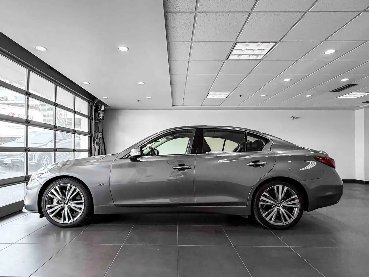 Infiniti Q50 снимка Infiniti Q50