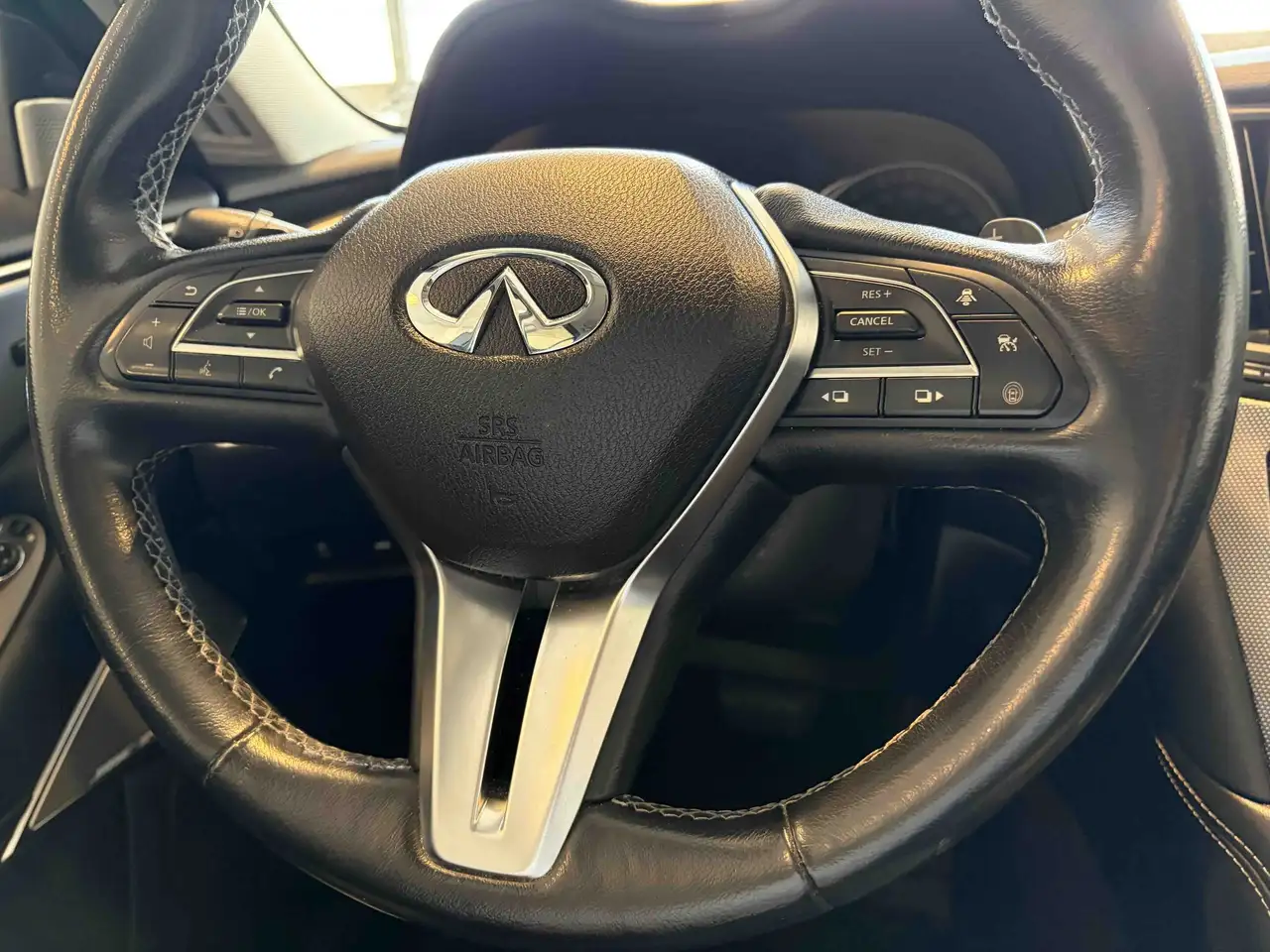 Infiniti Q50 снимка Infiniti Q50