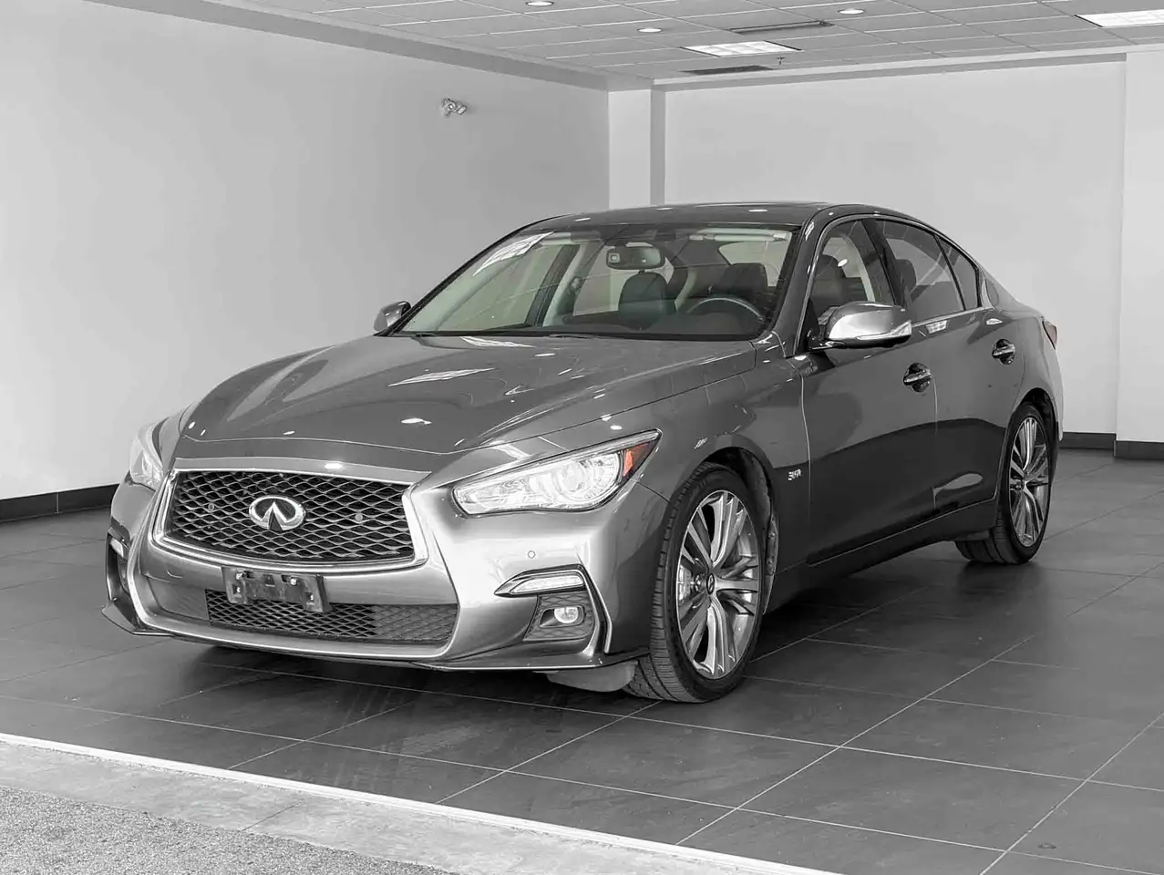 Infiniti Q50 снимка Infiniti Q50