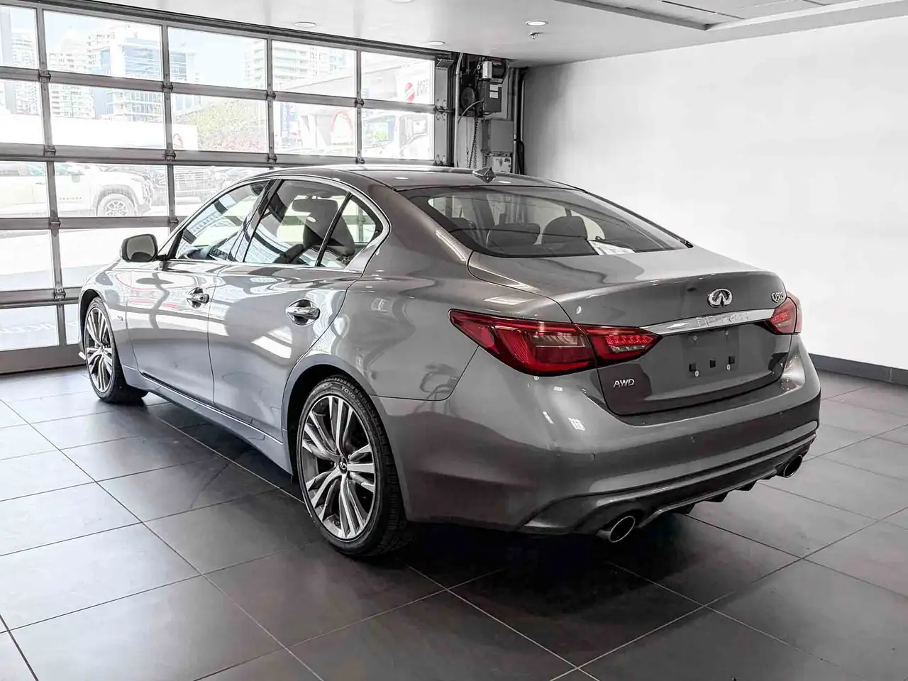 Infiniti Q50 снимка Infiniti Q50