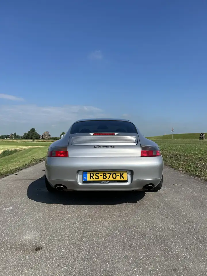 Porsche 911 3.4 Coupé Carrera Tiptronic, foto 3