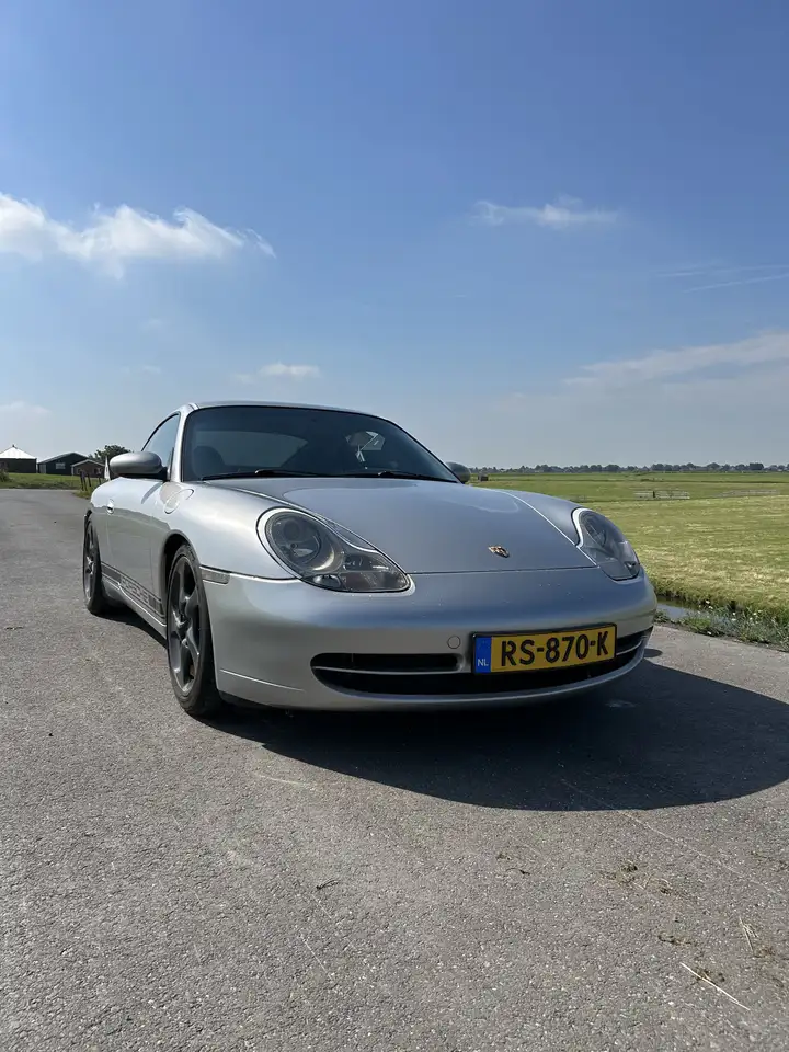 Porsche 911 3.4 Coupé Carrera Tiptronic, foto 2
