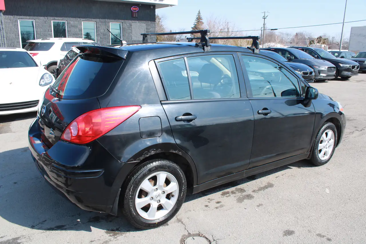Nissan Versa снимка Nissan Versa